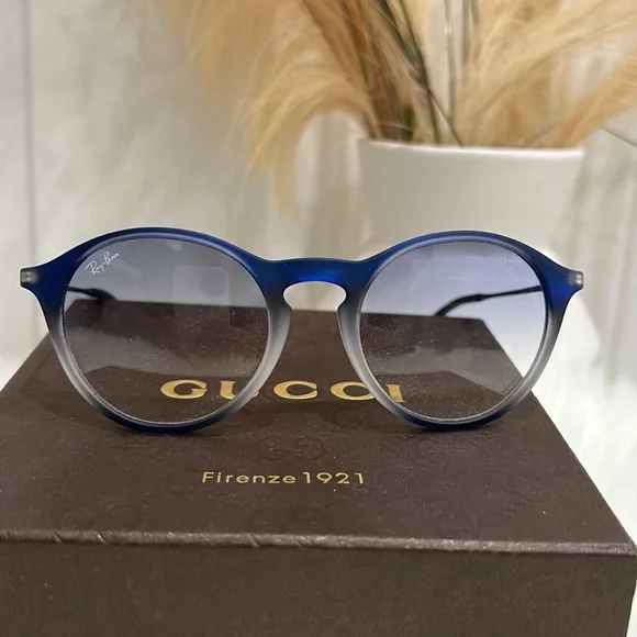 💙Sunglasses
Ray-Ban
RB-4243 - 6225/19 - Picture 1 of 15